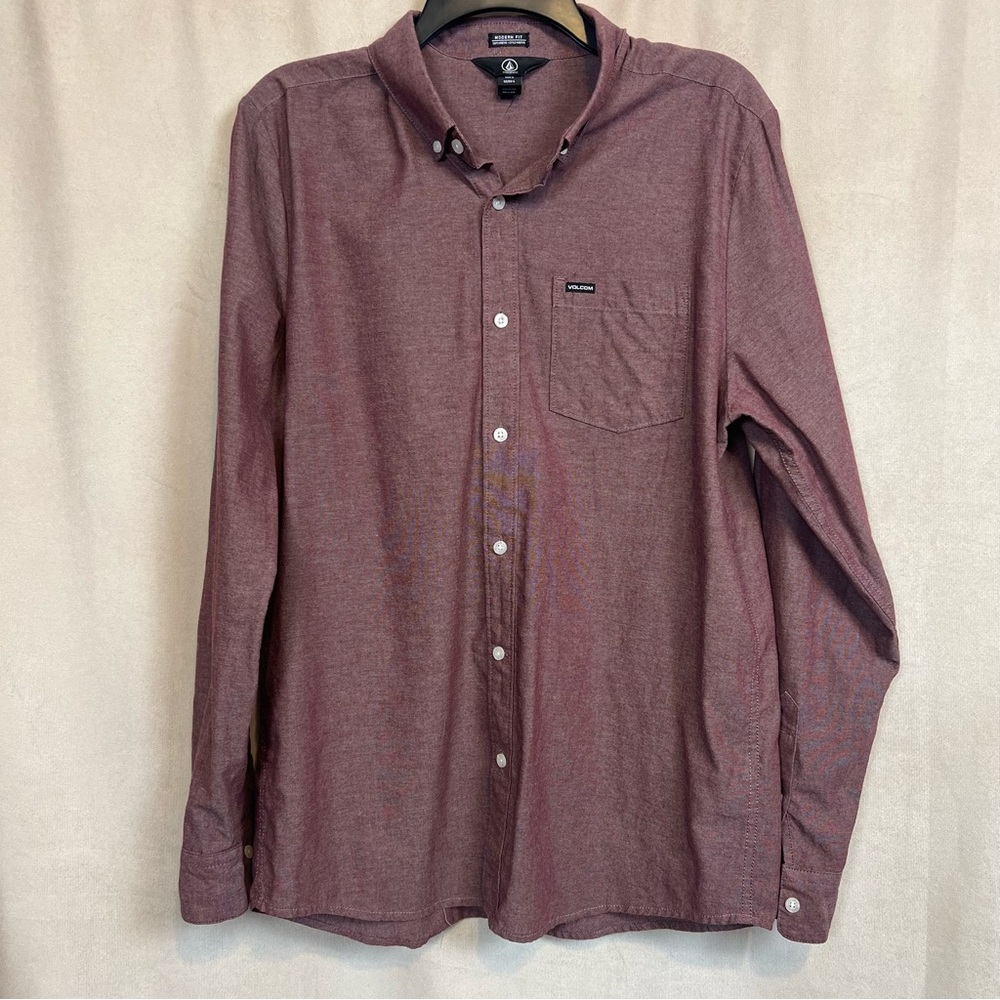 Volcom Men's Medium L Long Sleeve Button Down Shirt Solid Maroon Modern Fit
